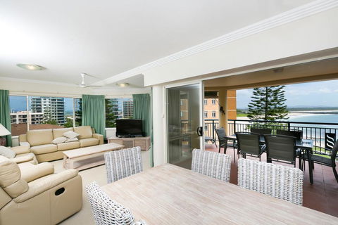 Whitesands, Unit 402, 34-38 North Street - Kempsey Accommodation 3