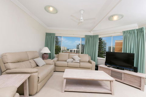 Whitesands, Unit 402, 34-38 North Street - Kempsey Accommodation 2