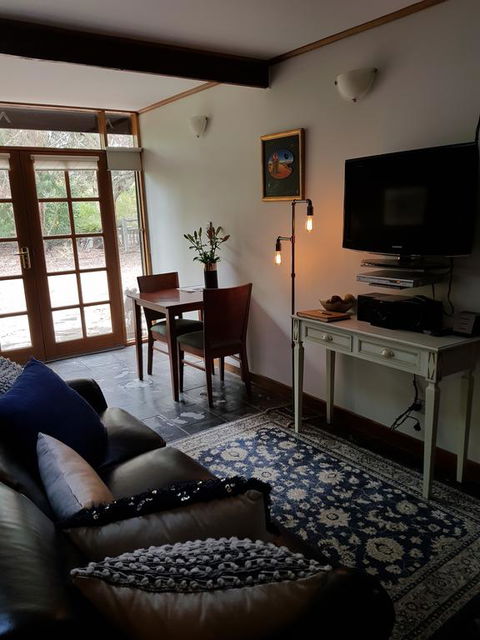 William Hunt's Retreat - Redwood Studio - Kempsey Accommodation 3