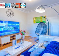 Wollongong station holiday house with Wi-Fi75 Inch TV NetflixParkingBeach - Kempsey Accommodation