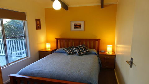 Wonky Pine Beach House, NARRWALLEE- 4 Bedroom - Kempsey Accommodation 3