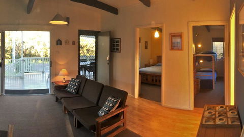 Wonky Pine Beach House, NARRWALLEE- 4 Bedroom - Kempsey Accommodation 2