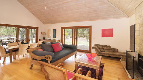 Yallingup Retreat - Kempsey Accommodation 3