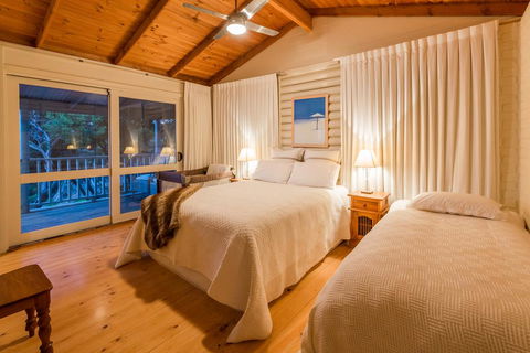 Yallingup's Best Located Beach House - Kempsey Accommodation 2