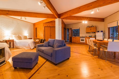 Yallingup's Best Located Beach House - Kempsey Accommodation 1
