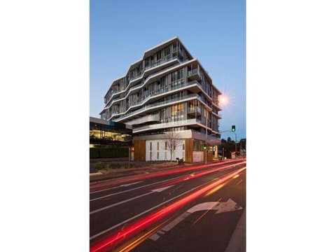 Yarra River Luxury 1BD Apartment - Kempsey Accommodation 2