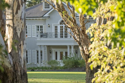 Yatahlia Manor Luxury Homestay - Kempsey Accommodation 1