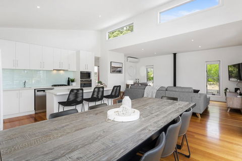 YOU, ME AND THE SEA - BLAIRGOWRIE - Kempsey Accommodation 0