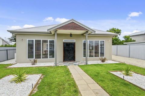 Zaahira House - Kempsey Accommodation 0