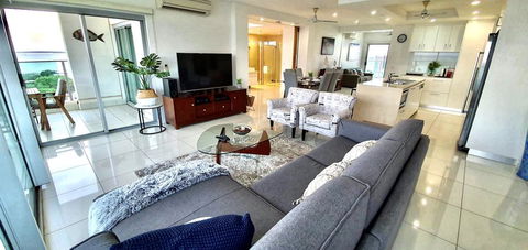 ZEN BY THE WATER - Darwin Premier Retreat - Kempsey Accommodation 1