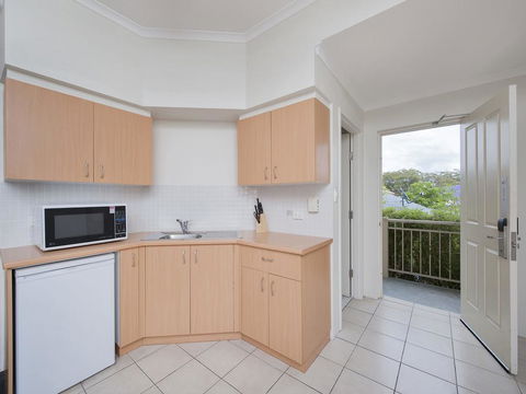 Zenith Studio, Unit 4/10 Messines Street - Kempsey Accommodation 1