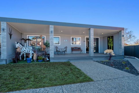 Zoo Villas: Villa Giraffe - Central Wynyard - Kempsey Accommodation 2