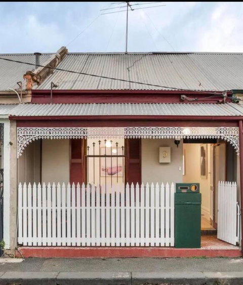A Beautiful Terrace House With Parking & Courtyard - Kempsey Accommodation 0