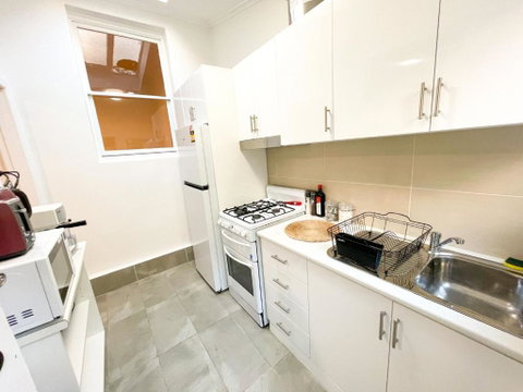 A Beautiful Terrace House With Parking & Courtyard - Kempsey Accommodation 2