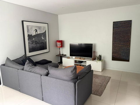 A Modern Two Bedroom Apartment! Quiet, Secure And 1 Minute Walk To Bondi Beach! - Kempsey Accommodation 4