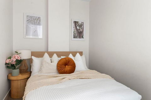 A Stylish & Central 2BR Apt Near Flinders Station - Kempsey Accommodation 3