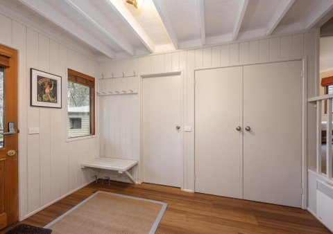 Absinthe - Kempsey Accommodation 1