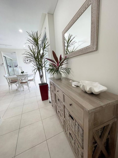Absolutely Lovely Waterfront Apartment 333 - Kempsey Accommodation 4