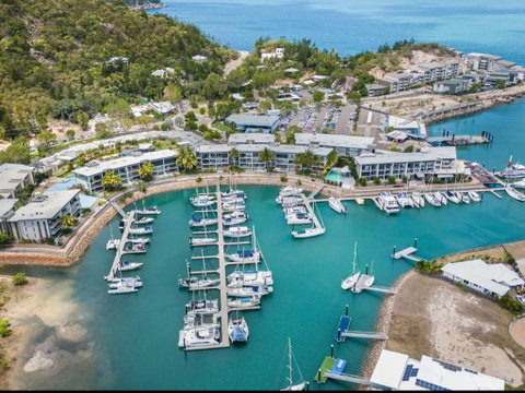 Absolutely Lovely Waterfront Apartment 333 - Kempsey Accommodation 3
