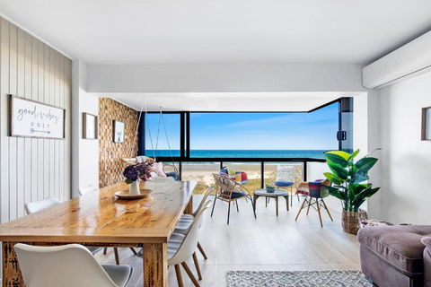 Absolutly Beachfront Surfers Paradise, Pure Shores! - Kempsey Accommodation 0