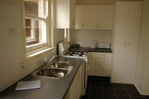 Accommodation Sydney Rockdale - 2 Bedroom Pet Friendly Budget Apartments With Balconies - Kempsey Accommodation 1