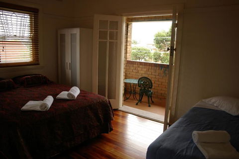 Accommodation Sydney Rockdale - 2 Bedroom Pet Friendly Budget Apartments With Balconies - Kempsey Accommodation 3