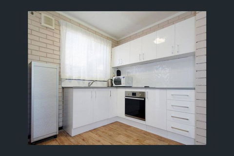 Affordable Apartment Close To City And Beaches - Kempsey Accommodation 2