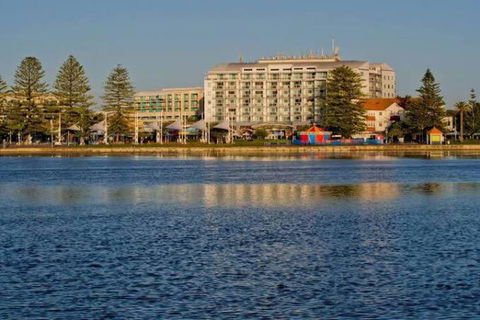 A-The Entrance Private Water Front 1 Bedroom Appartment At The Oaks - Kempsey Accommodation 1