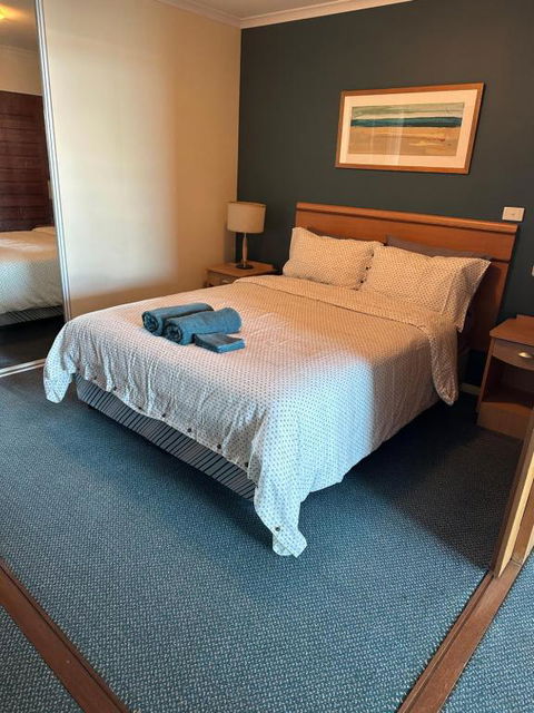 A-The Entrance Private Water Front 1 Bedroom Appartment At The Oaks - Kempsey Accommodation 4