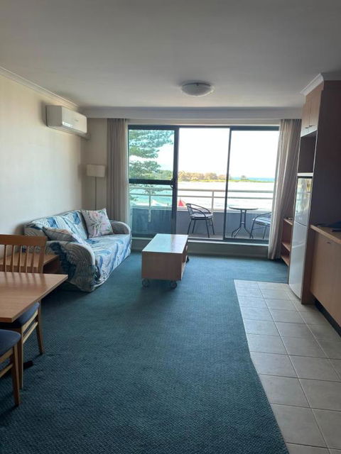 A-The Entrance Private Water Front 1 Bedroom Appartment At The Oaks - Kempsey Accommodation 3