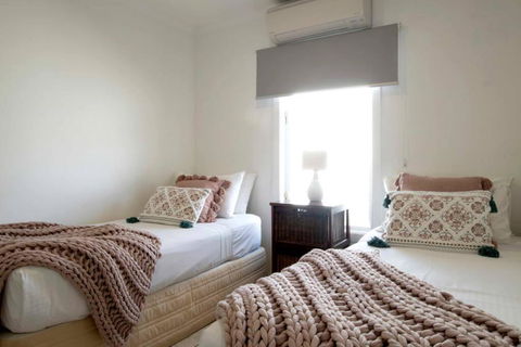 Alani - Absolute Beachfront - Sleeps Up To 10 - Kempsey Accommodation 1