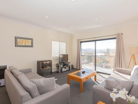 Alaska 8 Poley Cow Lane - Kempsey Accommodation 4