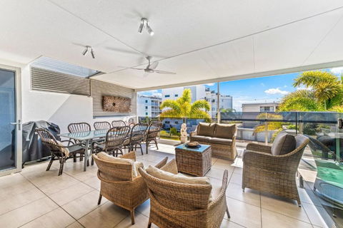 Alex Beach House, 100 Steps To The Sand, With Ocean Views - Kempsey Accommodation 1