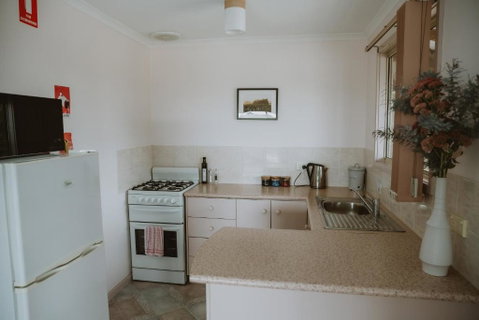 Alkoomi Chalets - Kempsey Accommodation 3