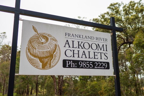 Alkoomi Chalets - Kempsey Accommodation 4