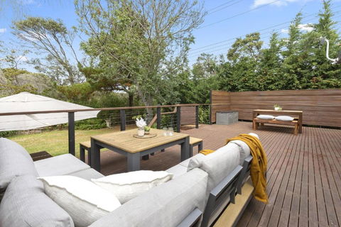 All Decked Out - Beach Retreat In Central Blairgowrie - Kempsey Accommodation 1