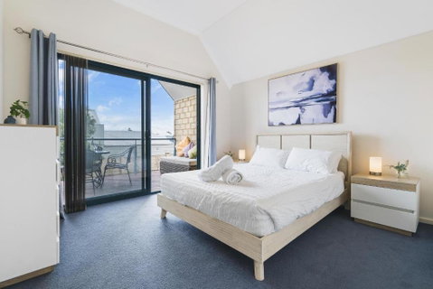All Decked Out, Geographe Marina - Kempsey Accommodation 3