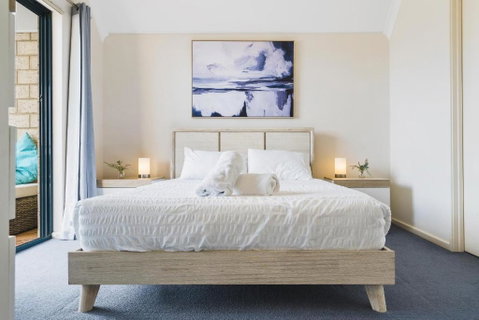 All Decked Out, Geographe Marina - Kempsey Accommodation 1