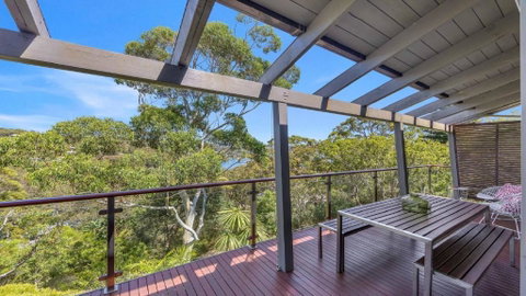 Allure - Bay Views And Wifi - Kempsey Accommodation 2