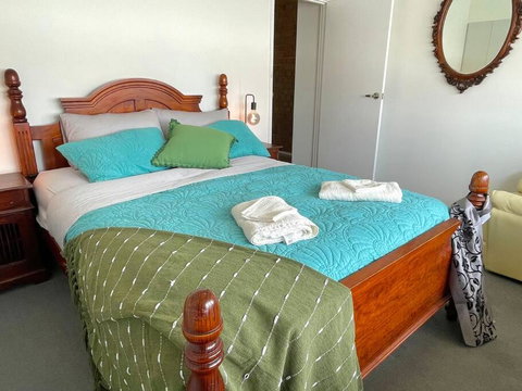 Aloha Adelaide - Kempsey Accommodation 0