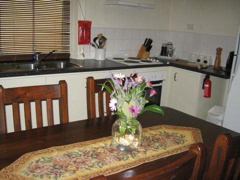 Amalie Cottage Waikerie Unit 1 - Kempsey Accommodation 4