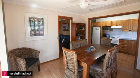 Amaroo Barraga Bay Family Holiday Home Bermagui - Kempsey Accommodation 2