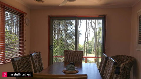 Amaroo Barraga Bay Family Holiday Home Bermagui - Kempsey Accommodation 4