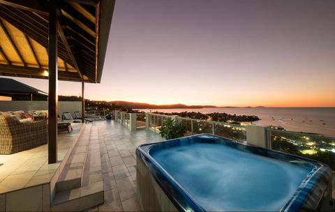 Amazing Penthouse With Whitsundays Lifestyle - Kempsey Accommodation 3