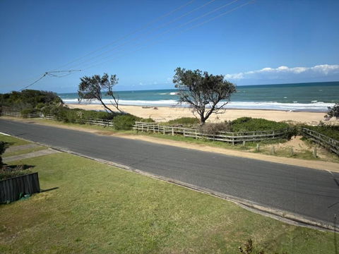 Amani Beach Haus, On The Beach - Kempsey Accommodation 1