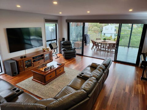 Alogara House, Modern, 6 Bedrooms With Hot Tub And Views - Kempsey Accommodation 2