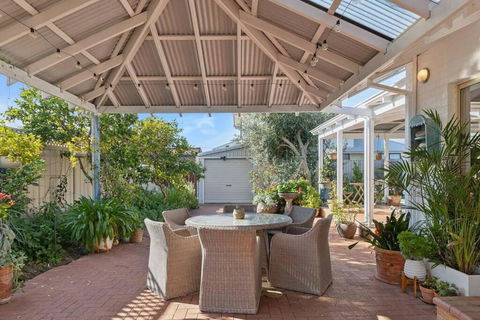 Allumina - Stylish Pet Friendly Beachside Retreat - Kempsey Accommodation 4