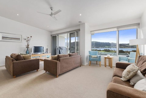 Apollo Blue 12 - Kempsey Accommodation 4