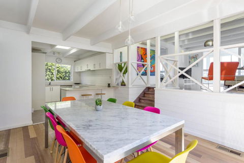 At Agnes Ave: Coastal Views - Kempsey Accommodation 3