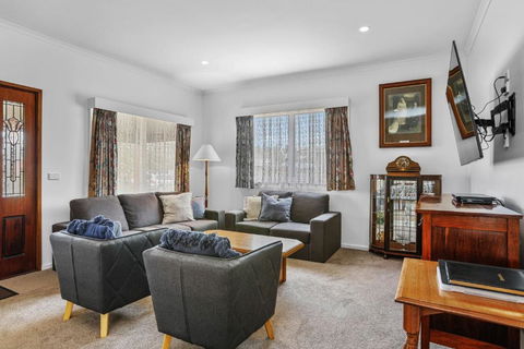 Aunty Wins - Kempsey Accommodation 1